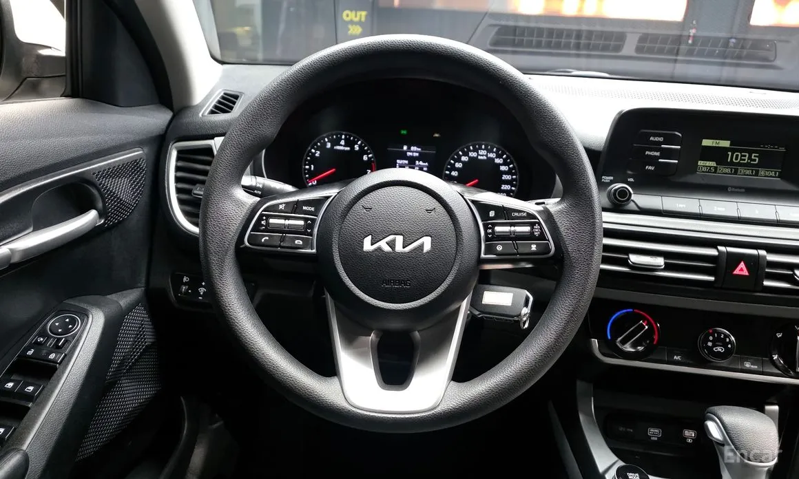 Фото 13 - Kia Seltos