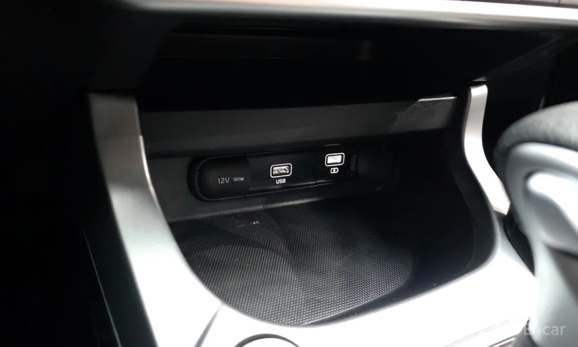 Фото 19 - Kia Seltos