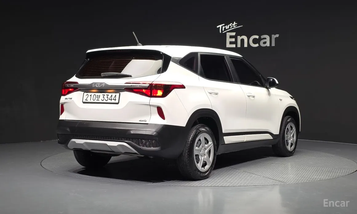 Фото 2 - Kia Seltos