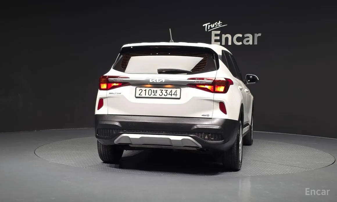 Фото 4 - Kia Seltos