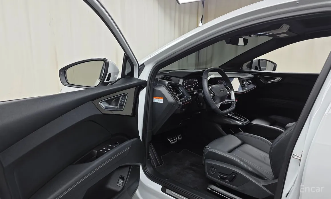 Фото 10 - Audi Q4 e-tron