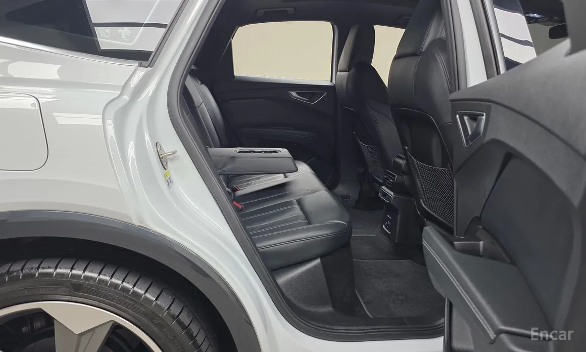 Фото 12 - Audi Q4 e-tron