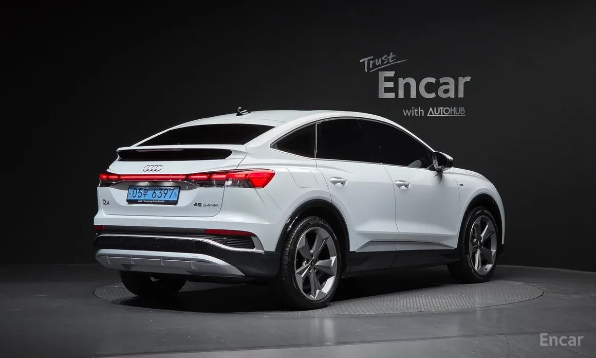 Фото 2 - Audi Q4 e-tron