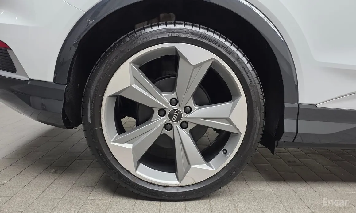 Фото 5 - Audi Q4 e-tron