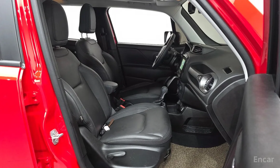 Фото 11 - Jeep Renegade