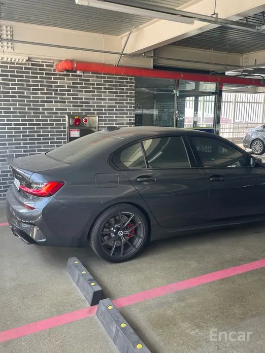 Photo 3 - BMW 3 Series