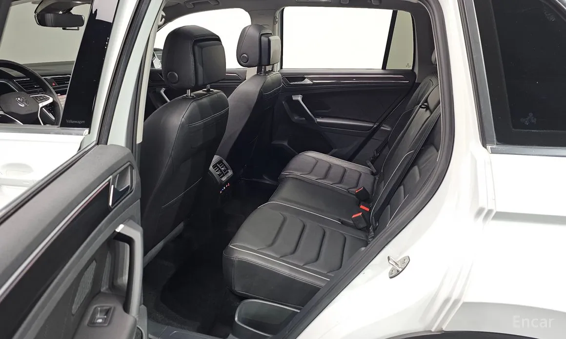 Фото 16 - Volkswagen Tiguan