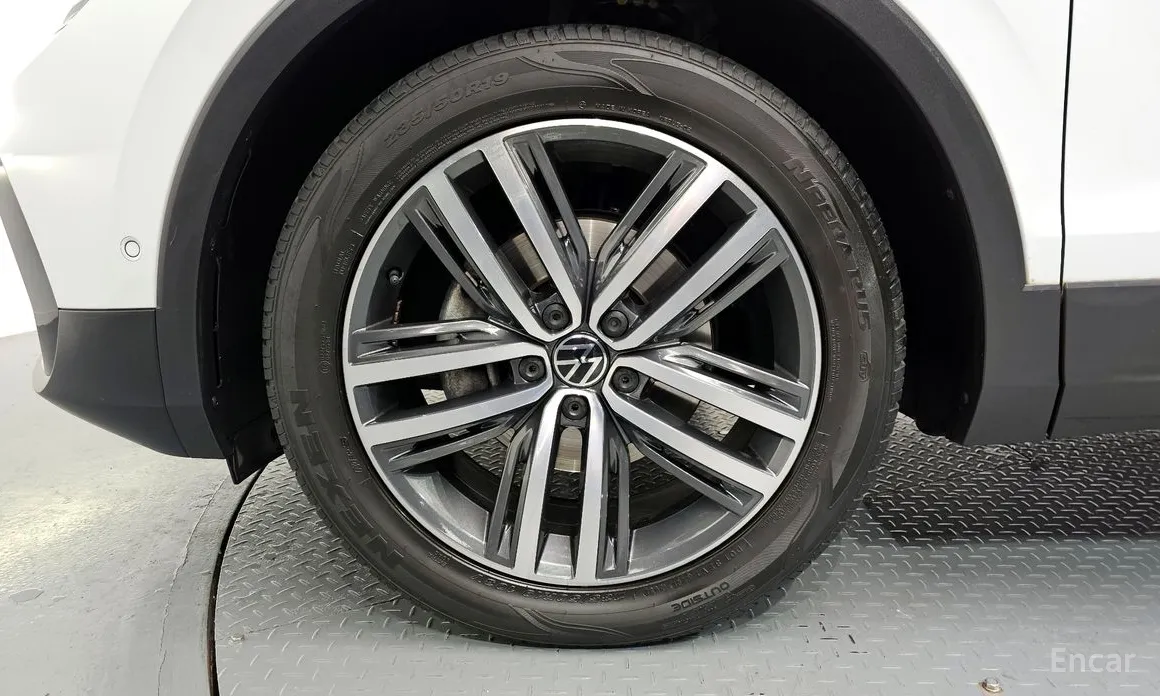 Фото 5 - Volkswagen Tiguan