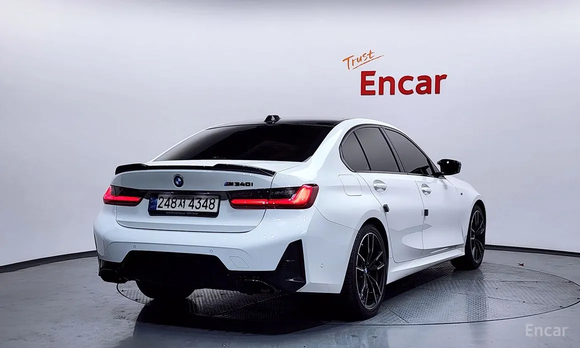 Photo 2 - BMW 3 Series