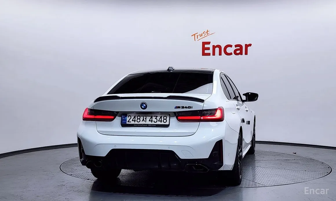 Photo 4 - BMW 3 Series