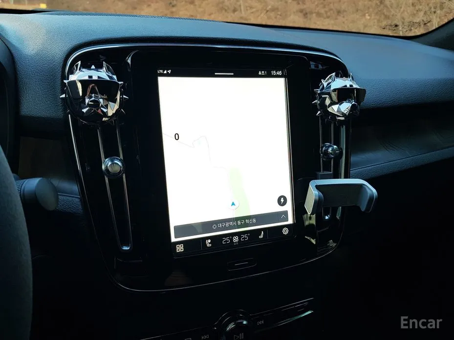 Фото 11 - Volvo C40