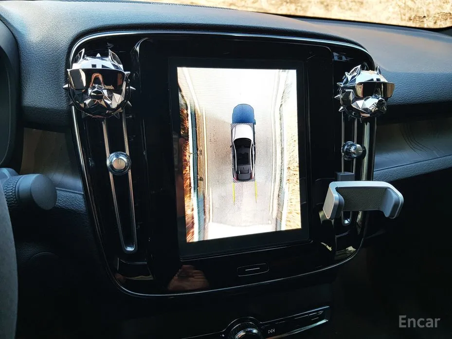 Фото 12 - Volvo C40