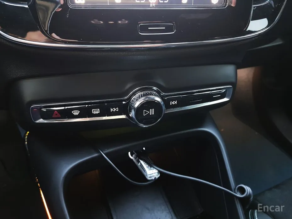 Фото 14 - Volvo C40