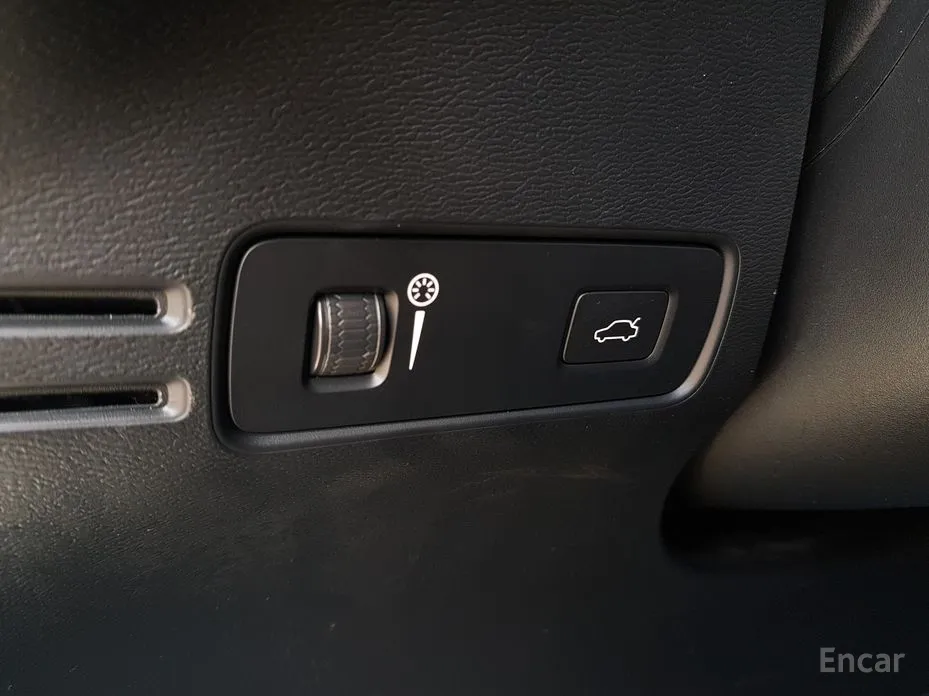 Фото 19 - Volvo C40