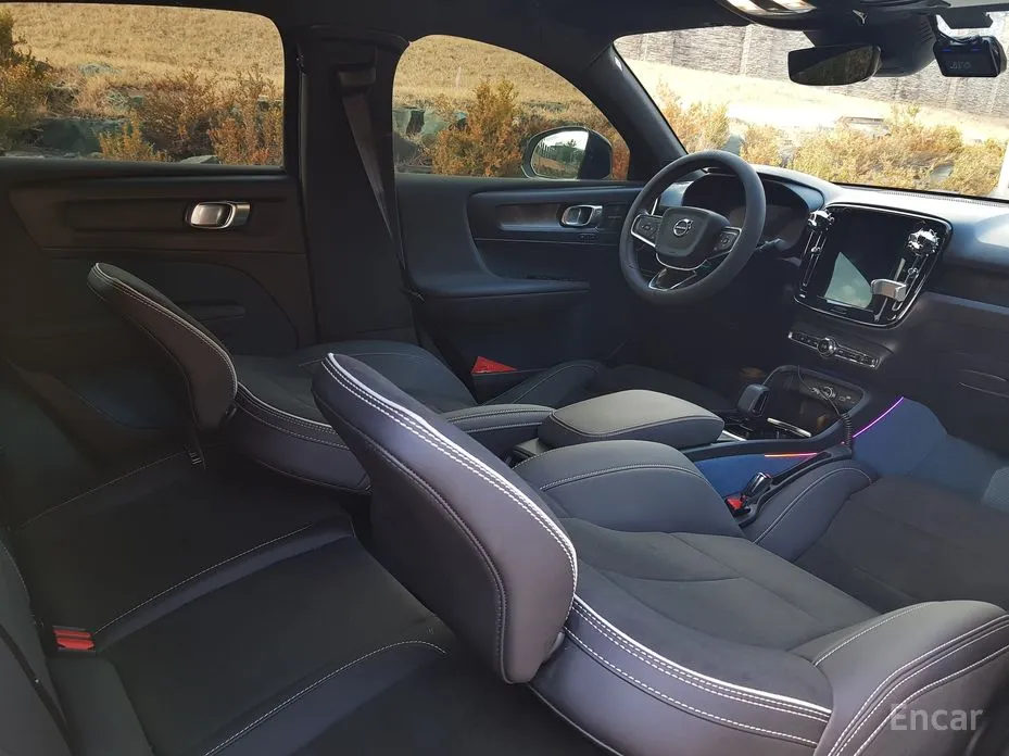 Фото 8 - Volvo C40