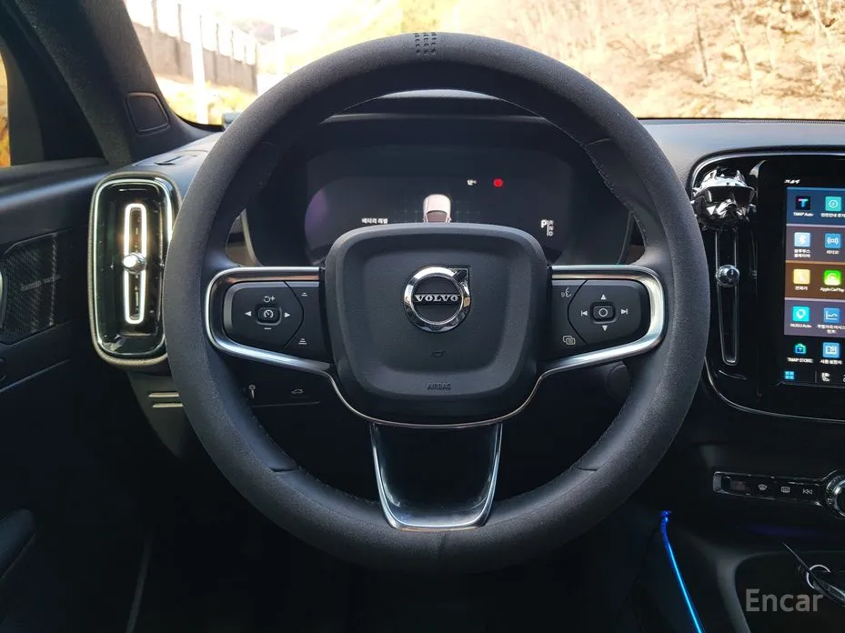 Фото 9 - Volvo C40