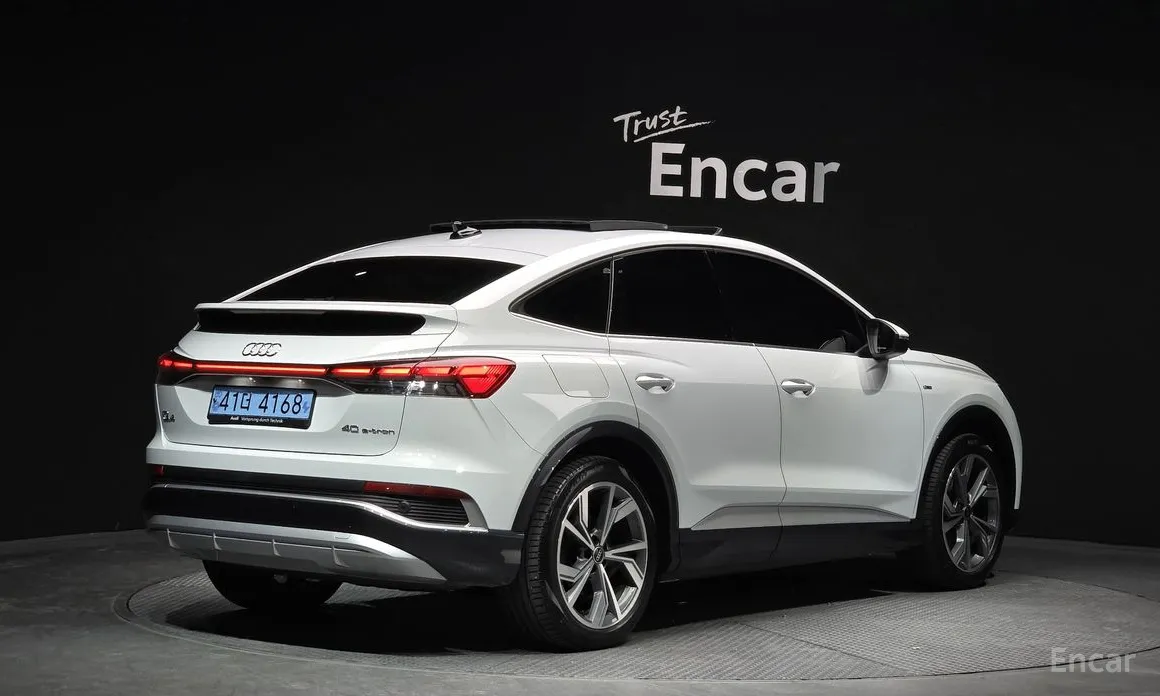 Фото 2 - Audi Q4 e-tron