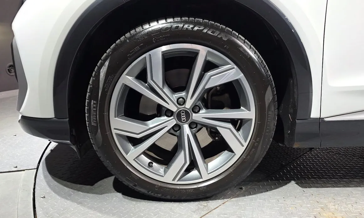 Фото 5 - Audi Q4 e-tron