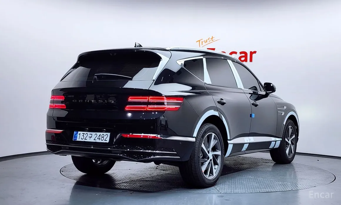 Фото 2 - Genesis GV80