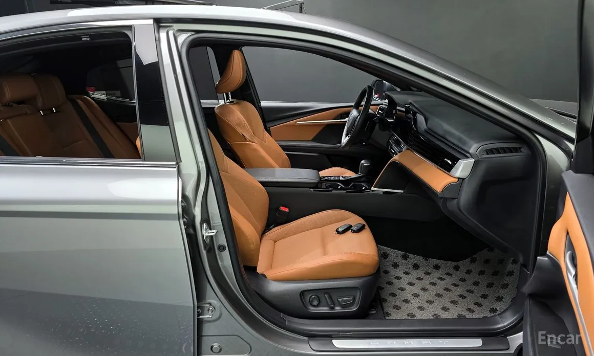 Фото 10 - Toyota Camry