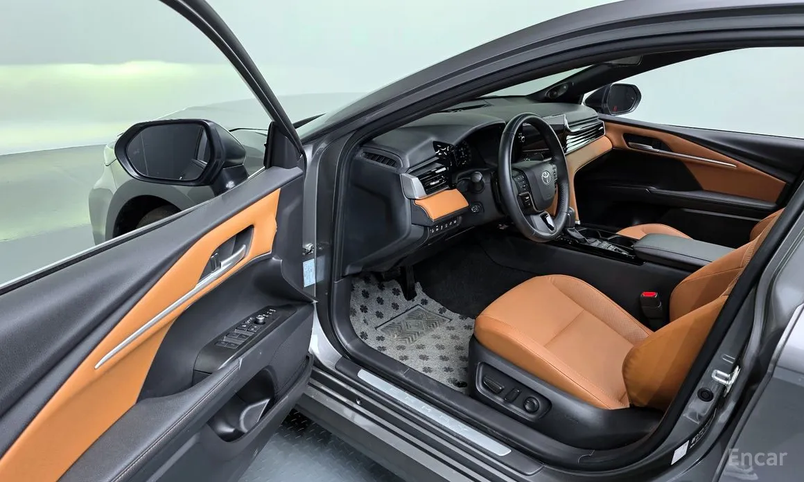 Фото 11 - Toyota Camry