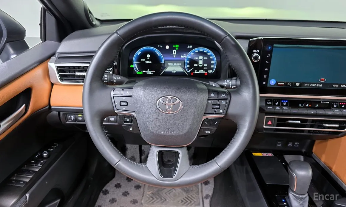 Фото 13 - Toyota Camry