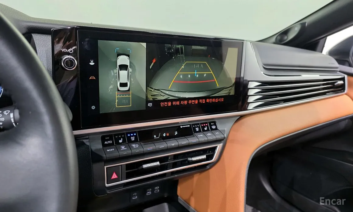 Фото 15 - Toyota Camry