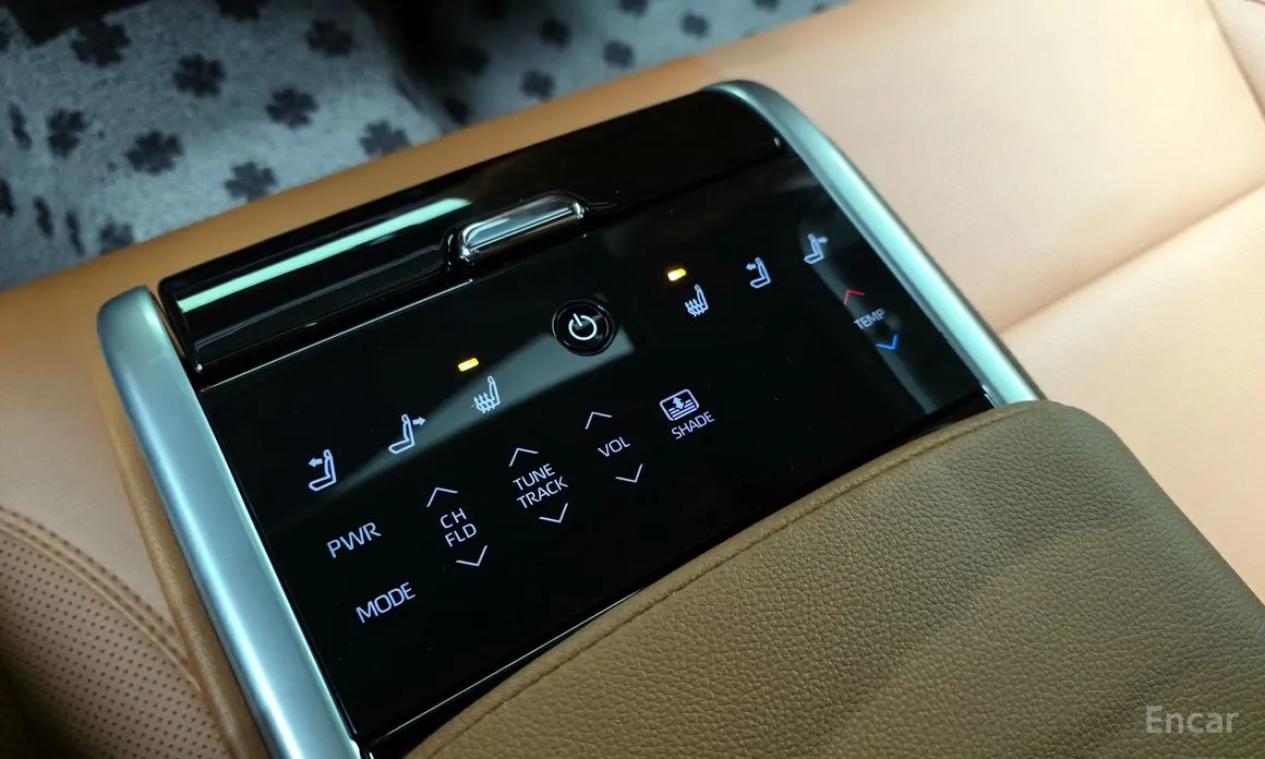 Фото 17 - Toyota Camry