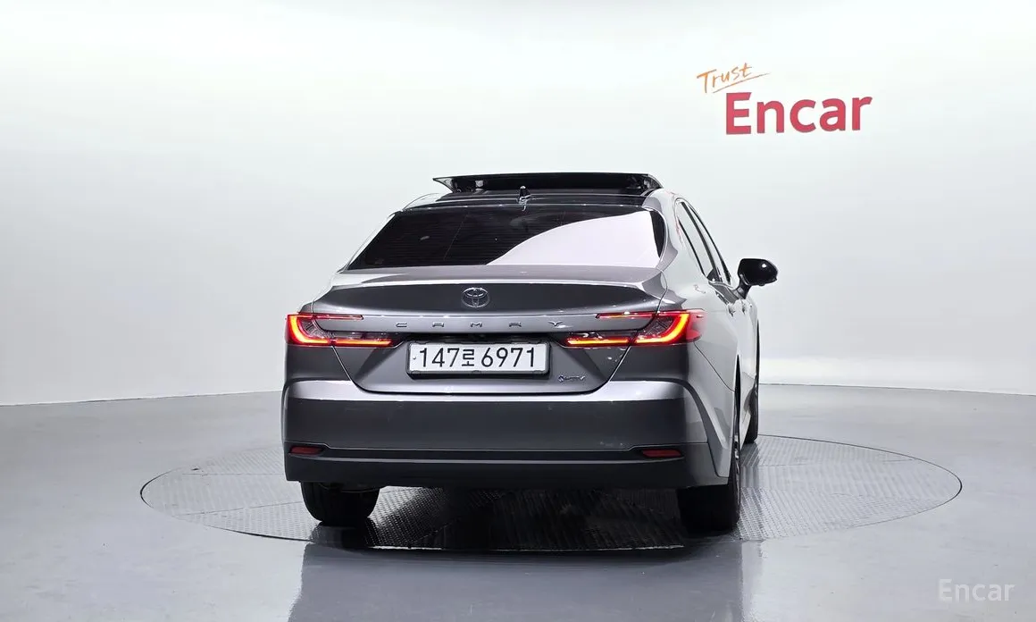 Фото 4 - Toyota Camry