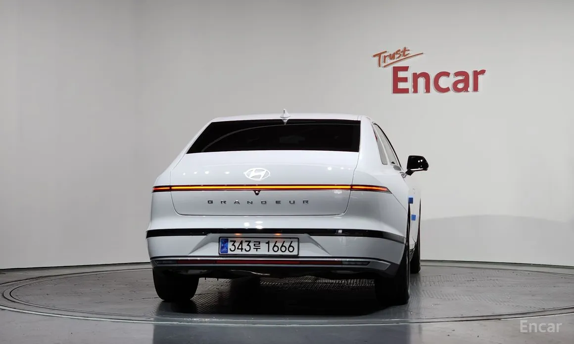 Фото 4 - Hyundai Grandeur
