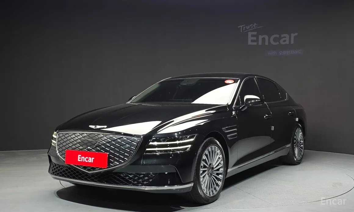 Фото 1 - Genesis G80