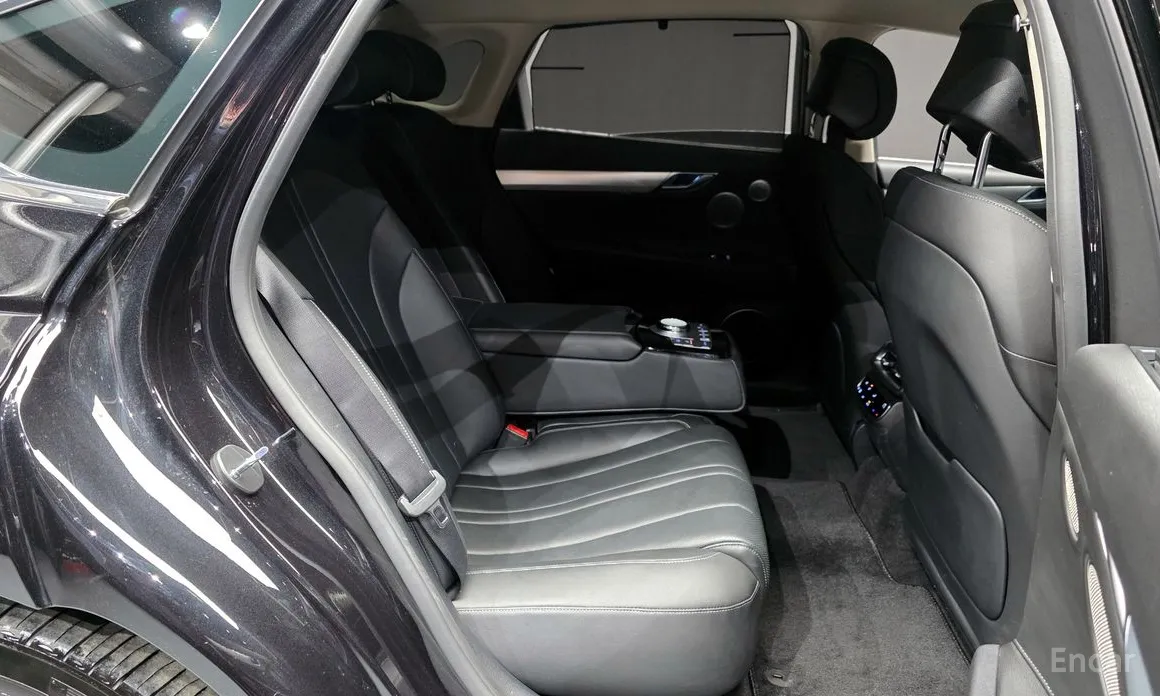 Фото 12 - Genesis G80