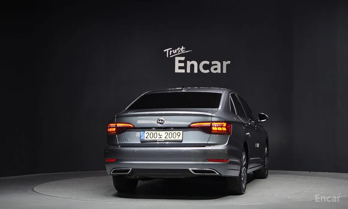 Photo 4 - Volkswagen Jetta