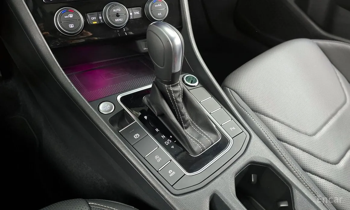 Photo 9 - Volkswagen Jetta