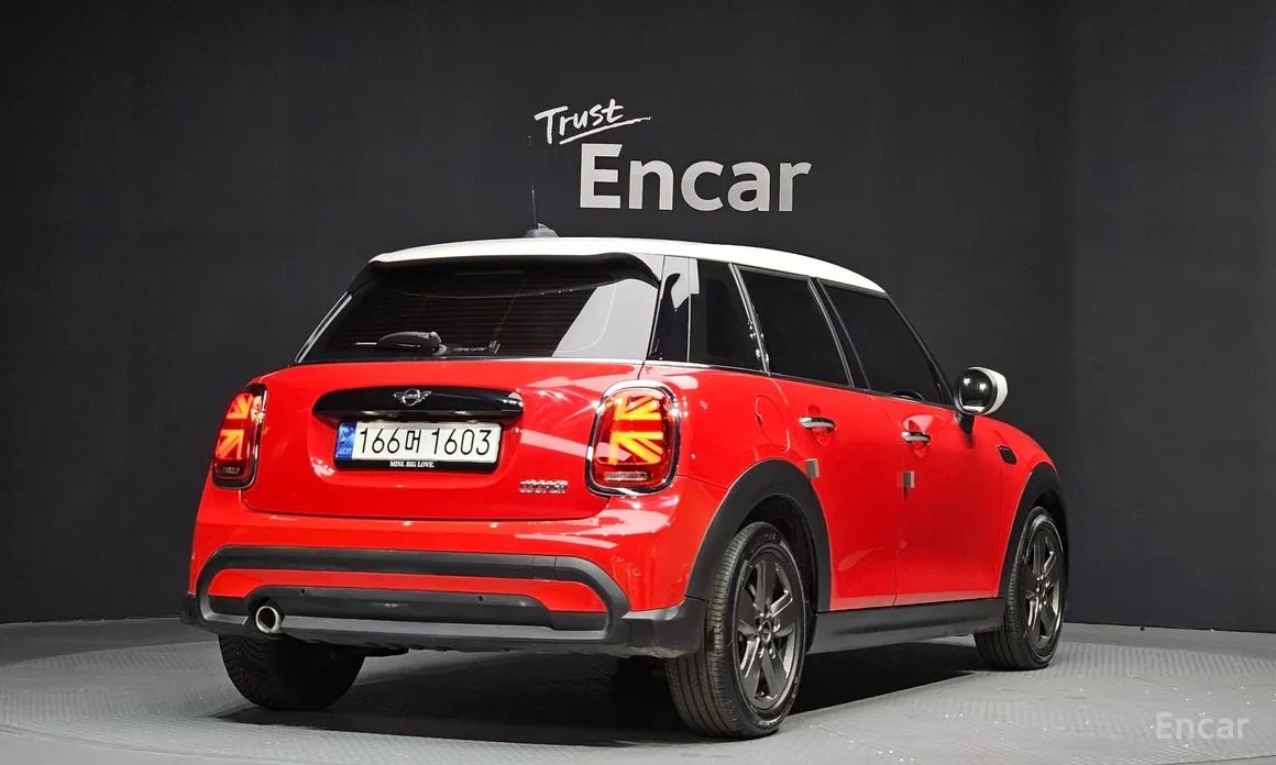 Фото 2 - Mini Cooper