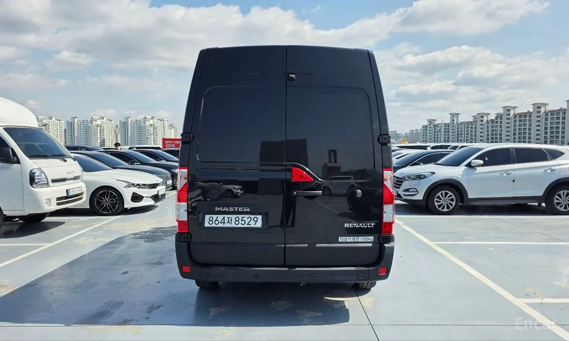 Фото 4 - Renault Master