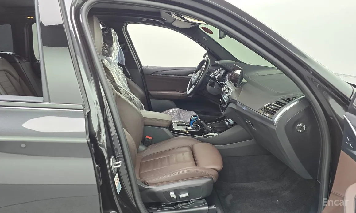 Фото 11 - BMW iX3