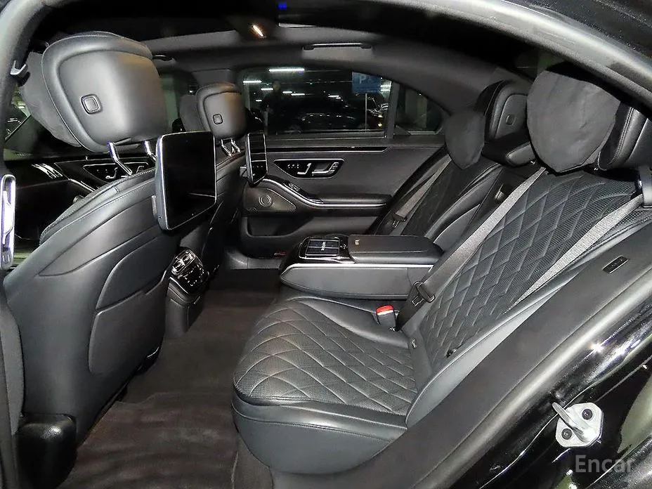 Photo 10 - Mercedes-Benz S-Class