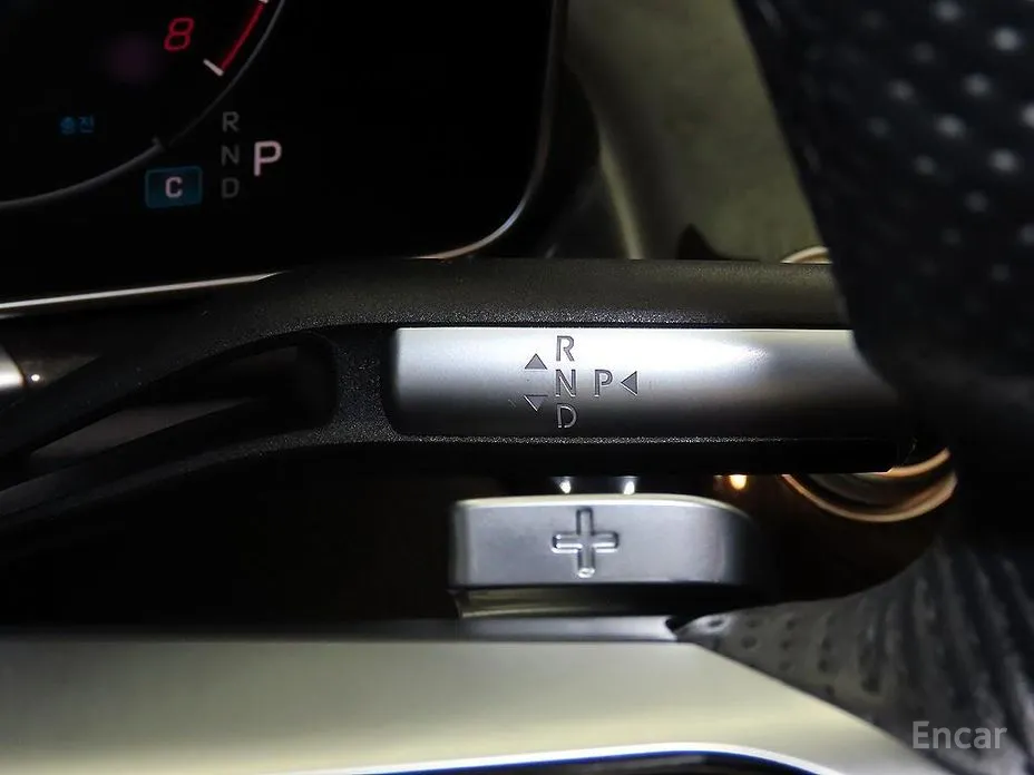 Photo 16 - Mercedes-Benz S-Class