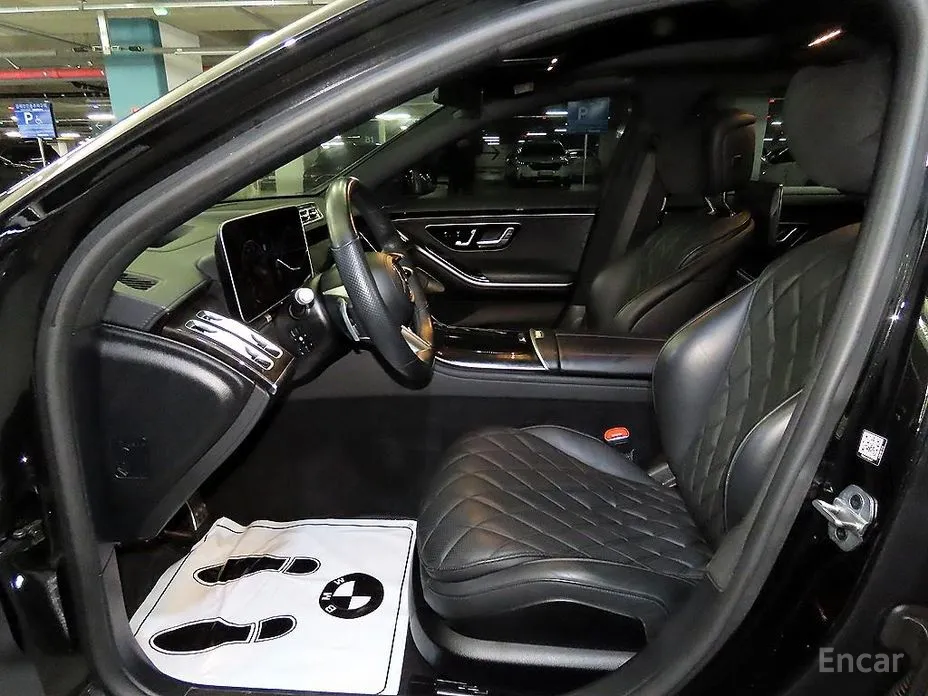 Photo 19 - Mercedes-Benz S-Class