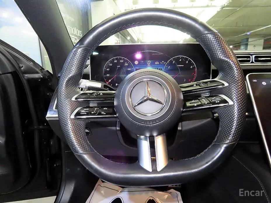 Photo 9 - Mercedes-Benz S-Class