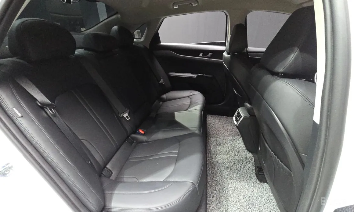 Фото 12 - Kia K5