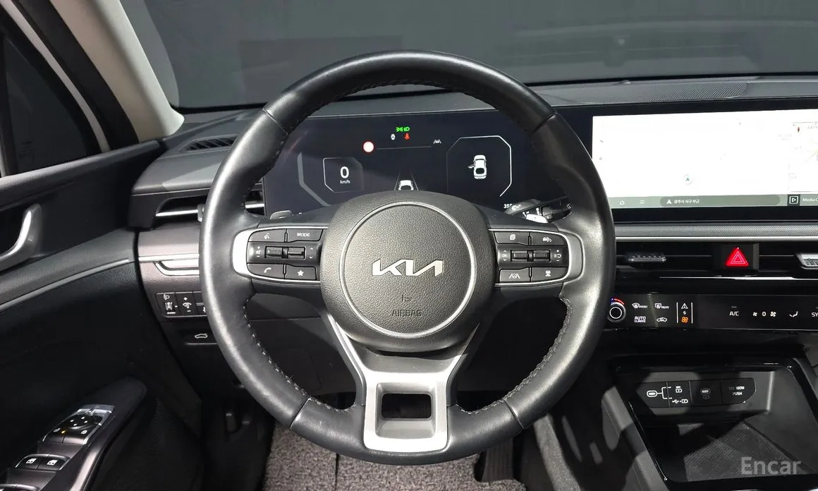 Фото 13 - Kia K5