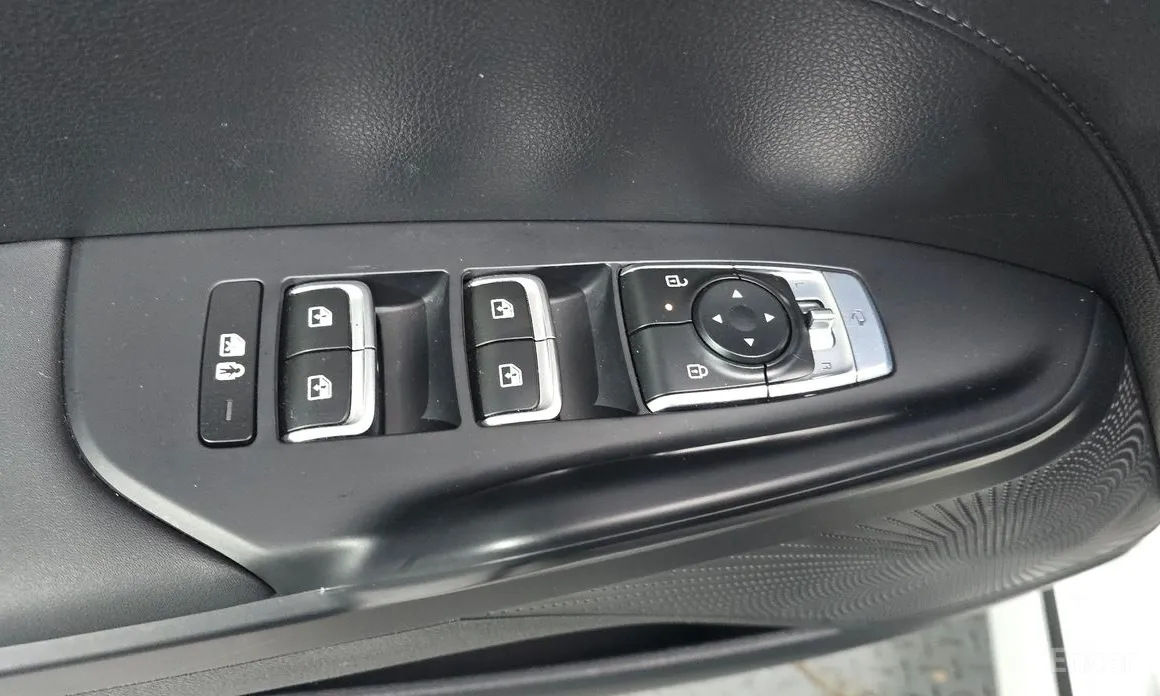 Фото 18 - Kia K5