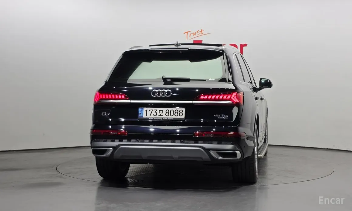 Фото 4 - Audi Q7