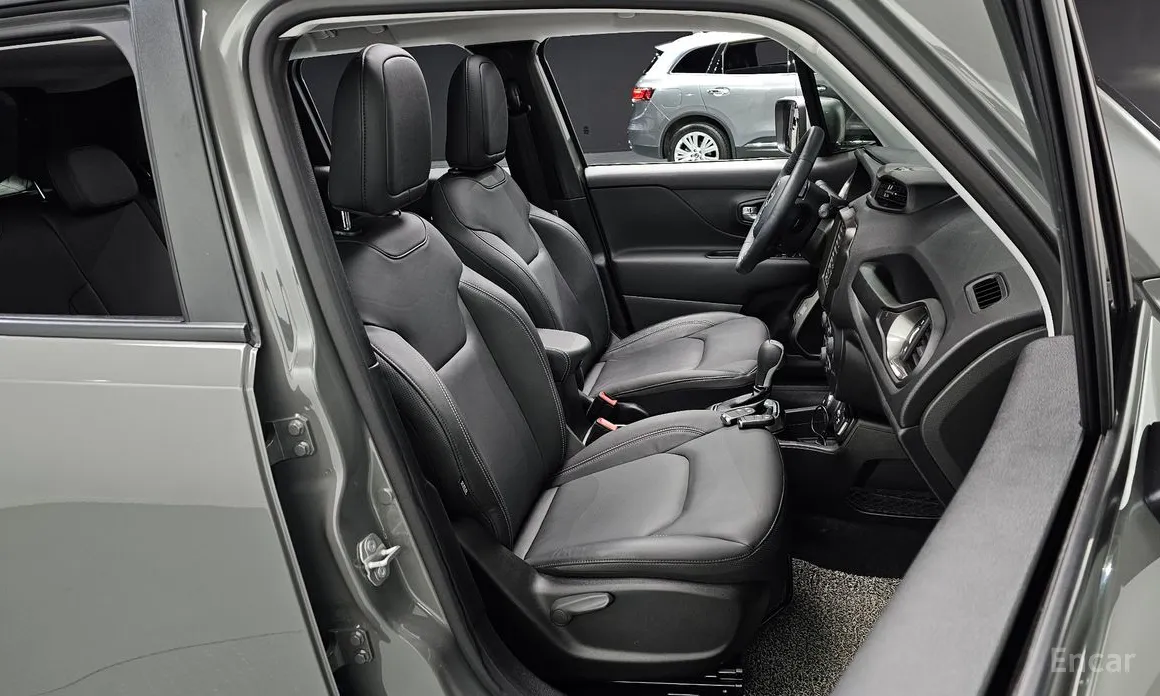 Фото 10 - Jeep Renegade