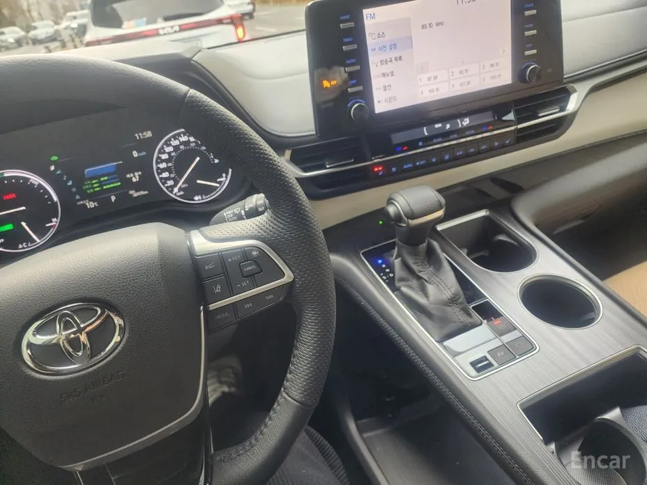 Фото 11 - Toyota Sienna