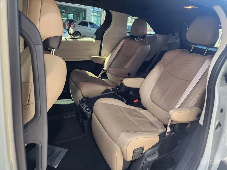 Фото 14 - Toyota Sienna