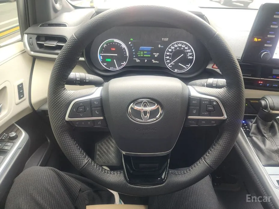 Фото 9 - Toyota Sienna