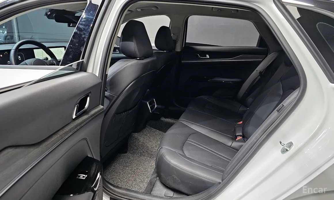 Фото 12 - Kia K5